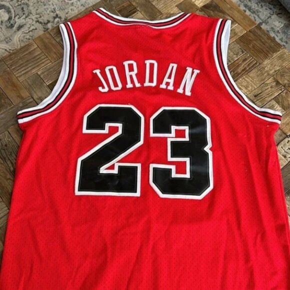 Michael Jordan Chicago bulls jersey - Picture 4 of 4